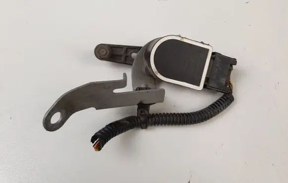 Polestar 2 Air suspension front height level sensor 32221957 32221477