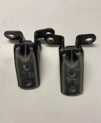 Hyundai Genesis Front door hinges set A046057