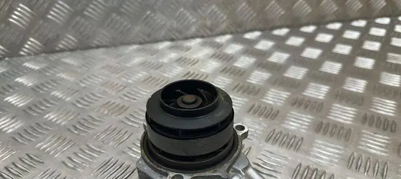 Skoda Octavia Mk3 (5E) Water pump 010289803KT