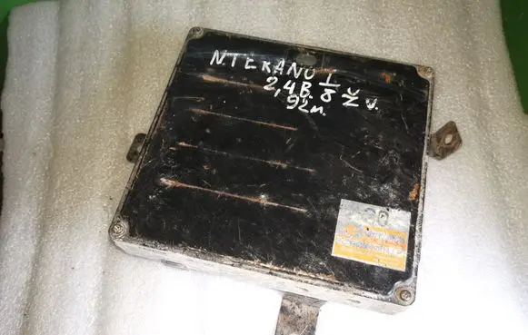 Nissan Terrano Engine control unit/module 2371007G65 MECSG300 MECSG300D3