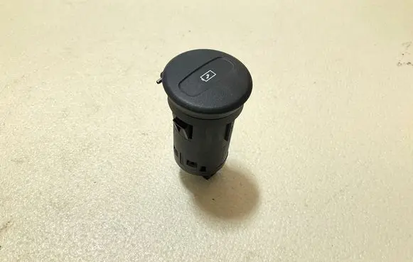 Polestar 2 USB socket connector 32231928 210723