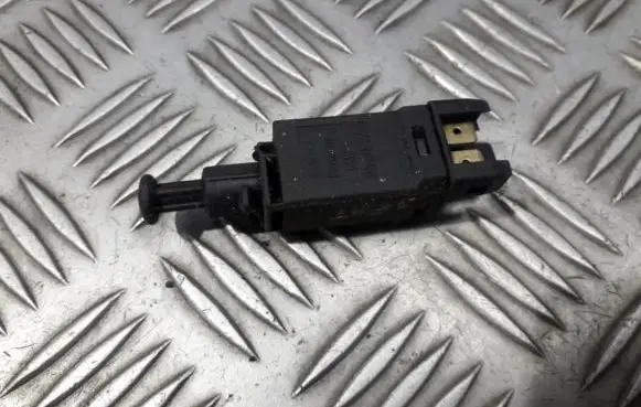 Volkswagen PASSAT B3 Brake pedal sensor switch 191945515