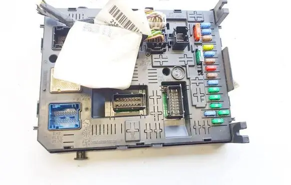 Citroen C4 Grand Picasso Fuse box set 281208364 28120836-4