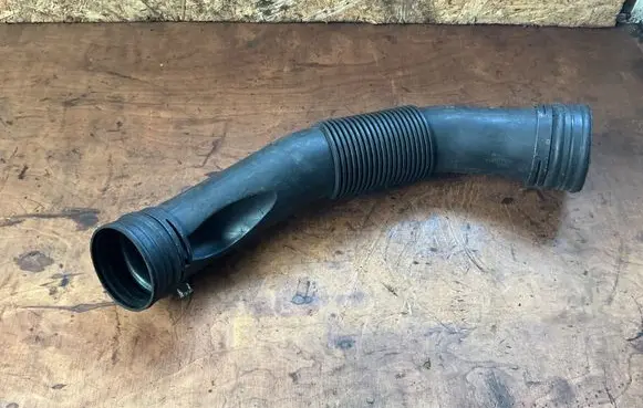 Audi A6 S6 C5 4B Intercooler hose/pipe 129627a