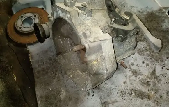Volkswagen Fox Manual 5 speed gearbox 02T301103