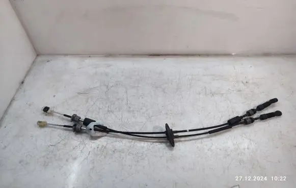 KIA Sportage Gear shift cable linkage 3U4503B04