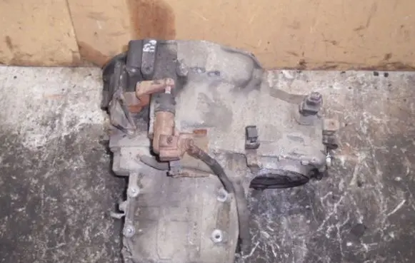 Nissan Primera Manual 4 speed gearbox 6J00-1