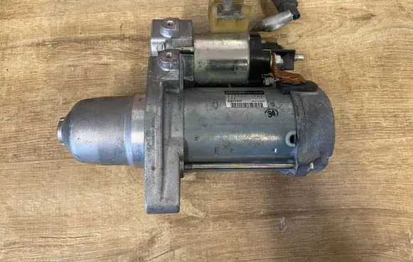 Jaguar F-Type Starter motor FW93-11001-AB 4380001530 FW9311001AB