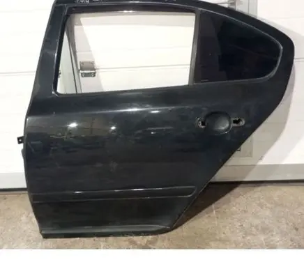 Skoda Octavia Mk2 (1Z) Rear door 1Z9833055