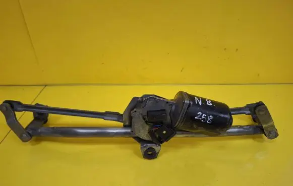 Volkswagen New Beetle Front wiper linkage and motor 1J0955325A