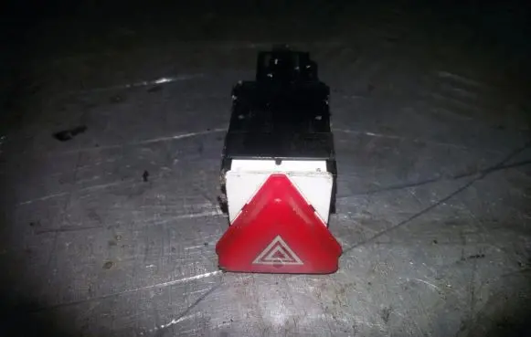 Skoda Fabia Mk1 (6Y) Hazard light switch 6y0953235