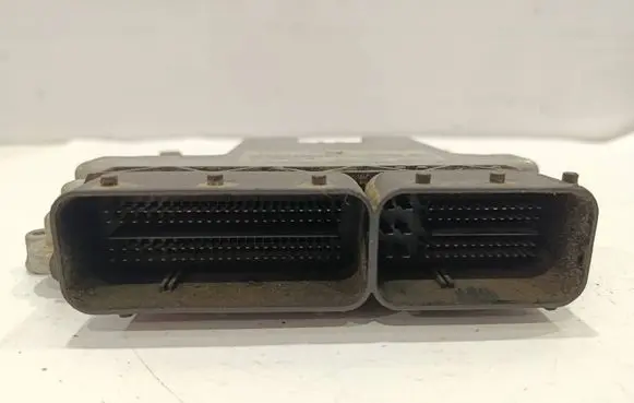 Volvo V70 Engine control unit/module 31331540 1039S42990 0261S06611