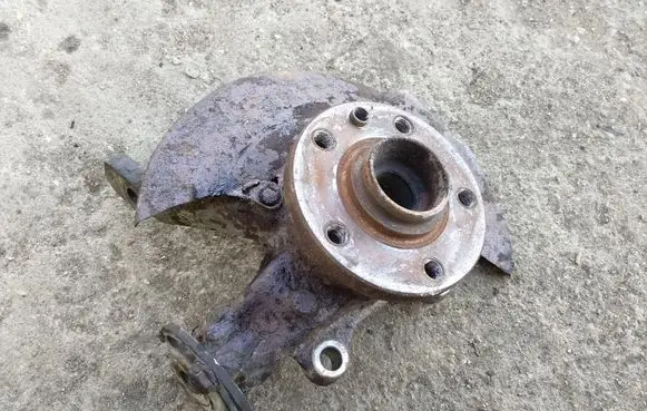 Volkswagen Transporter - Caravelle T4 Front wheel hub spindle knuckle