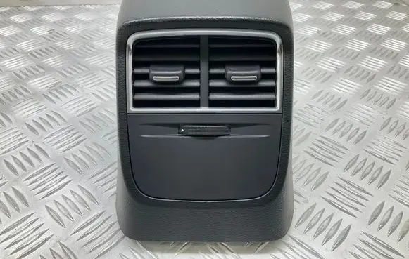 Rear air vent grill