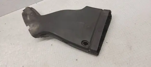 Audi A4 S4 B6 8E 8H Air intake duct part 8E0129618D