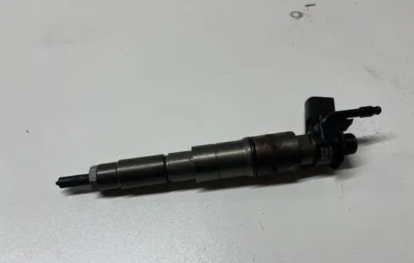 BMW 5 E60 E61 Fuel injector 0445115