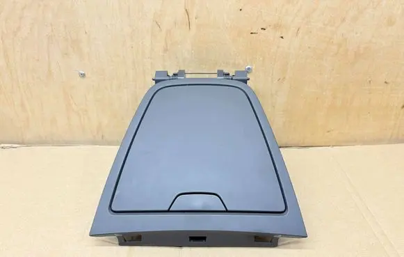 Renault Captur Glove box 00227631 00227629 00230418