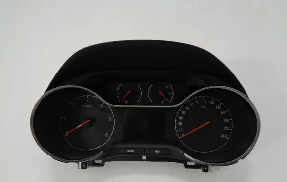 Opel Crossland X Speedometer (instrument cluster) 9828208080