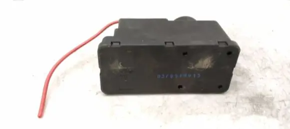 Volkswagen PASSAT B4 Central locking vacuum pump 1H0962257E