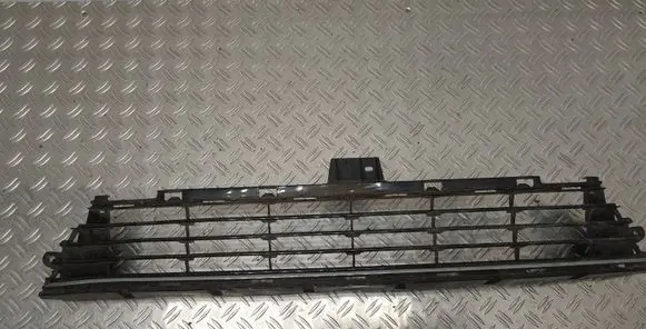 Toyota Auris E180 Front bumper lower grill 5311202670 5311202680