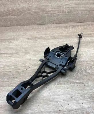Volvo V70 Front door exterior handle/bracket 30784203 30784202