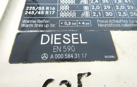 Mercedes-Benz E W211 Fuel tank cap A0005843117