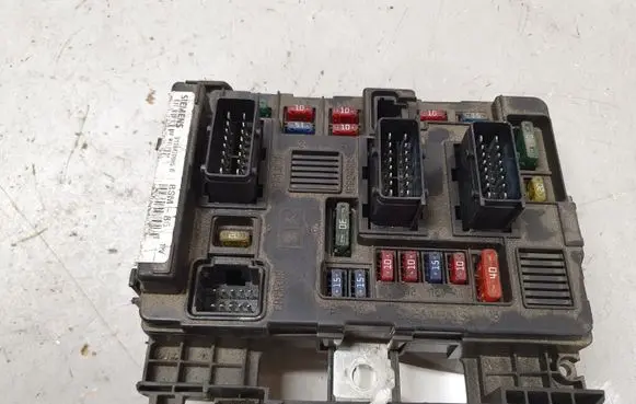 Citroen C5 Fuse module 3118470005D 9643498680