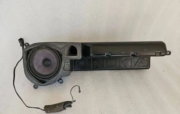 Audi A8 S8 D2 4D Front door speaker 4D0035381