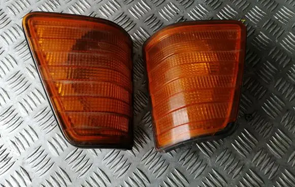Mercedes-Benz 207 310 Front indicator light 