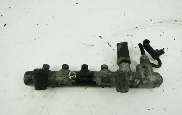 Opel Astra H Fuel main line pipe 