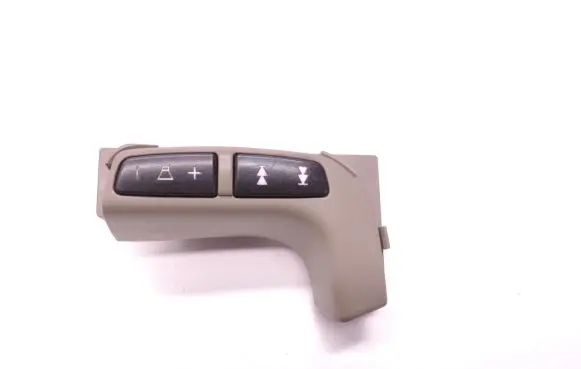 Volvo V70 Steering wheel buttons/switches 30642032 D75