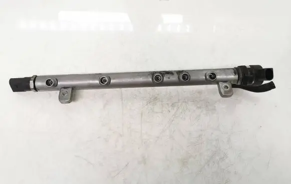 Mercedes-Benz A W169 Fuel main line pipe A6400701295 A6110780449 0281002494