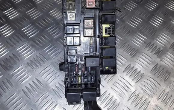 Subaru Impreza II Fuse module 82231FE00044