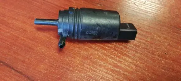 BMW 1 E81 E87 Windscreen/windshield washer pump 8377612