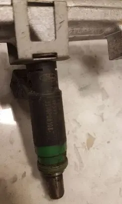 Ford Focus Fuel injector 98MFBB 9F593