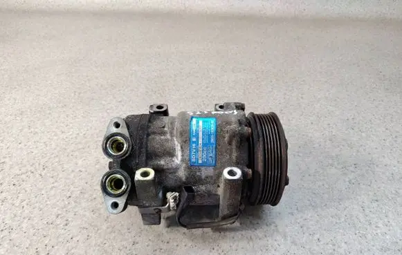 Ford Focus Air conditioning (A/C) compressor (pump) 3M5H-19D629-SB