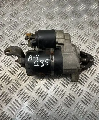Audi A4 S4 B5 8D Starter motor 1005821933