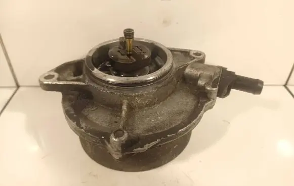 Volkswagen Touareg I Vacuum pump 057143100AE 07T0780359 70090610