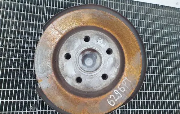 Volvo XC40 Rear wheel hub spindle/knuckle 