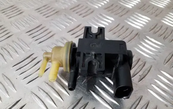 Volkswagen Touran II Turbo solenoid valve 1K0906627B