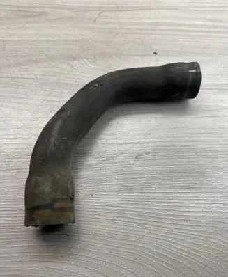 Mercedes-Benz Vito Viano W639 Engine coolant pipe/hose A6395013882