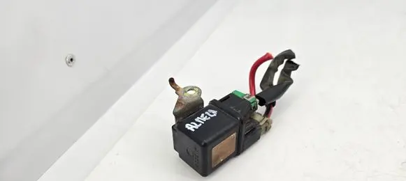 Nissan Almera N16 Glow plug pre-heat relay
