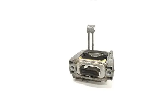 Skoda Superb B8 (3V) Engine mount bracket 5Q0199262DF 5Q0199262