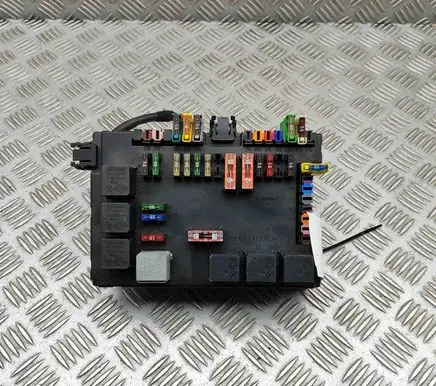 Mercedes-Benz S W221 Fuse module A2215403250 A2215450801