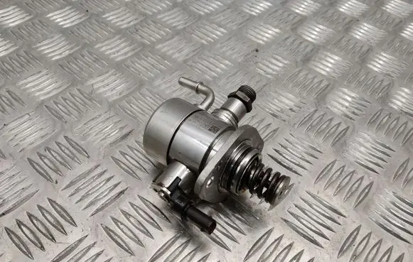 Volkswagen Polo VI Fuel injection high pressure pump 06N127025E