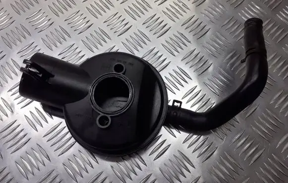 Opel Corsa C Breather hose/pipe 90572687