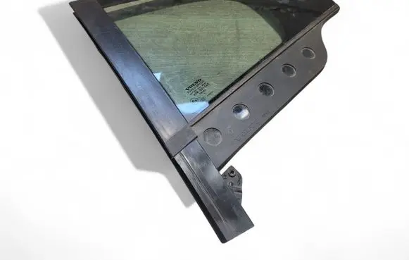Volvo S60 Rear vent window glass 43R001565 DOT459AS2M540