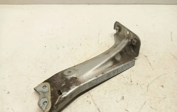 Skoda Octavia Mk3 (5E) Fender mounting bracket 5E0821141 1302S