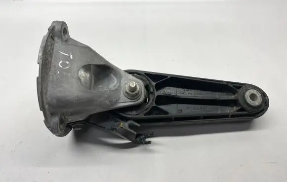 Porsche Cayenne (92A) Engine mounting bracket 7PP199331A