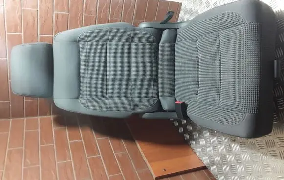 Volkswagen Touran I Second row seats 